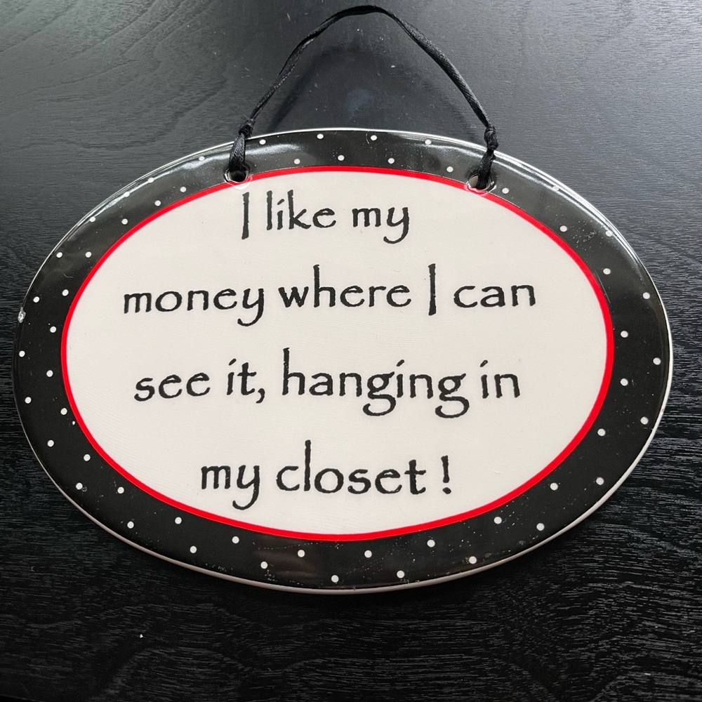 Porcelain Closet Medallion